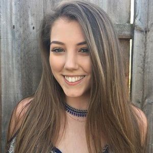 Meet your Posher, Devin